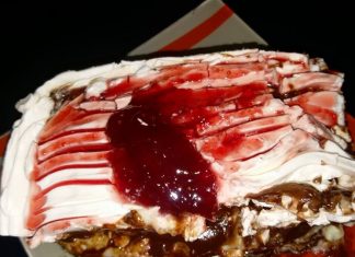 Γλυκό ψυγείου με γεύση προφιτερόλ