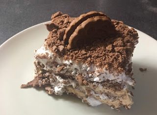 Καραμελένιο γλυκό ψυγείου με μπισκότα