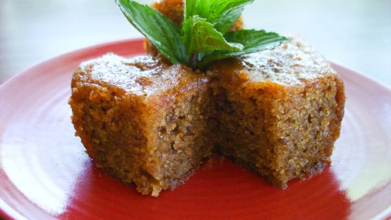 Καρυδόπιτα με σιρόπι μέλι Μελαχρινή Καρυδόπιτα