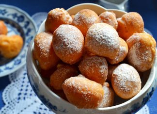 Λουκουμάδες με γιαούρτι