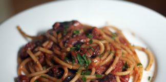 Μακαρόνια με χταπόδι