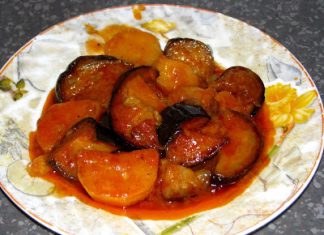 Μελιτζάνες με πατάτες γιαχνί