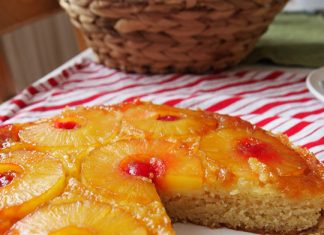 Νηστίσιμο Ανάποδο Κέικ με Ανανά Νηστίσιμο Ανάποδο Κέικ με Ανανά