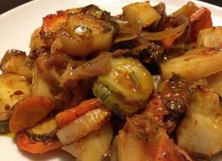 Πατάτες με κολοκυθάκια στο φουρνο