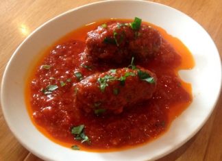 Σουτζουκάκια…ετσι όπως τα ξέρουμε μαμαδίστικα Σουτζουκάκια