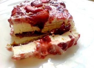 Τσιζ Κέικ Φράουλα