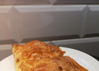 Τυρόπιτα με φέτα και μυζήθρα