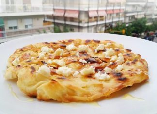 τυρόπιτα στο τηγάνι