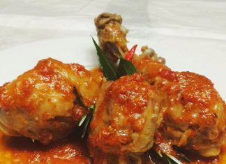 κοτοπουλο κοκκινιστό