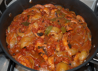 Χταπόδι στιφάδο: Μια ξεχωριστή αγιορείτικη συνταγή Χταπόδι στιφάδο