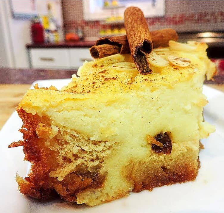 Γαλακτομπουρεκο σε πουτιγκα ψωμιού Πουτίγκα Τσουρεκιού