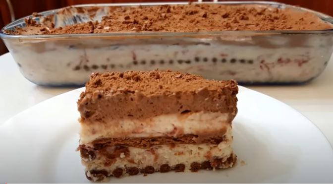 Γλυκό Ψυγείου με φράουλα μαρμελάδα Γλυκό Ψυγείου με φράουλα μαρμελάδα