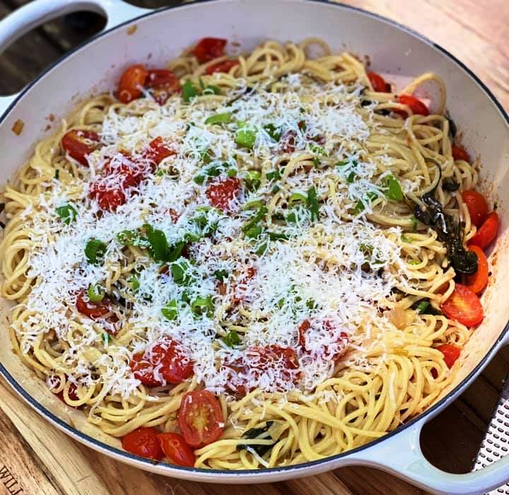 Η πιο ανοιξιάτικη μακαρονάδα Η πιο ανοιξιάτικη μακαρονάδα