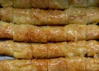 Έυκολο γλυκό με φύλλα και ινδοκάρυδο