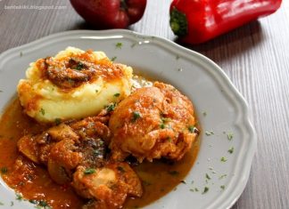 Κοτόπουλο κοκκινιστό με μανιτάρια