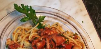 Λινγκουίνι με χταπόδι, καλαμάρια και γαρίδες