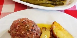 Μπιφτέκια στο φούρνο με πατάτες