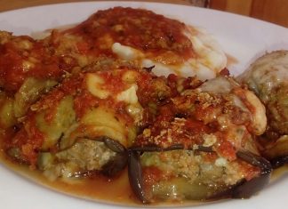 Μπιφτέκια τυλιγμένα σε μελιτζάνα