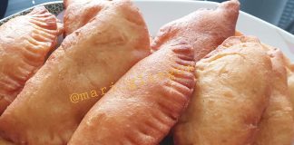 Πισσία (Ποντιακά Πιροσκί) τηγανητά, χρυσαφένια, σερβιρισμένα ζεστά σε πιατέλα.