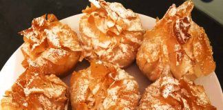 Πουγκάκια με φύλλο και μια μεταξένια κρέμα