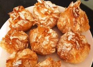 Πουγκάκια με φύλλο και μια μεταξένια κρέμα