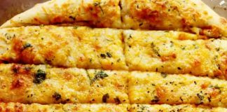 Ψωμάκια σκόρδου με τυριά Ψωμάκια σκόρδου με τυριά