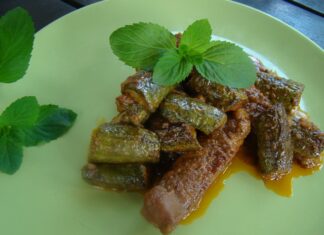 Μοσχάρι με κολοκυθάκια μαμαδίστικο Μοσχάρι με κολοκυθάκια