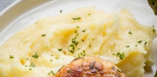 Πως θα φτιάξω τα πιο ζουμερά μπιφτέκια κοτόπουλου ζουμερα μπιφτεκια κοτόπουλου