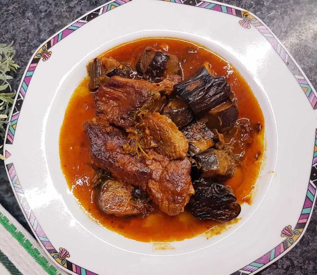 Κοκινιστό Μοσχαράκι με Μελιτζάνες