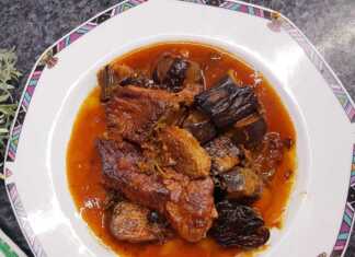 Κοκινιστό Μοσχαράκι με Μελιτζάνες Κοκινιστό Μοσχαράκι με Μελιτζάνες