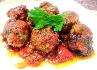 Κεφτέδες στο Φούρνο με πιπεριές Κεφτέδες στο φούρνο με πιπεριές