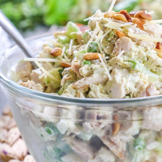 Κοτοσαλάτα με πεστο Κοτοσαλάτα με πεστο