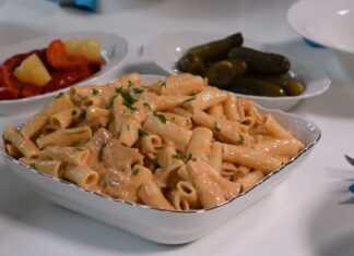 Κρεμώδη ζυμαρικά σε σάλτσα χοιρινού Κρεμώδη Ζυμαρικά