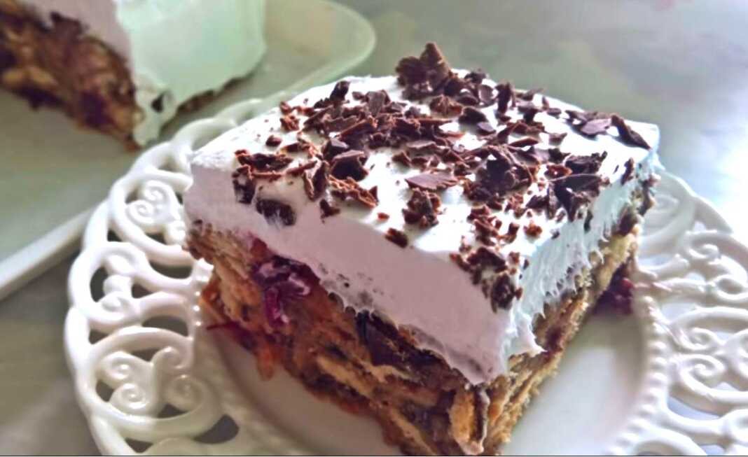 Μπισκοτογλυκo με φρούτα