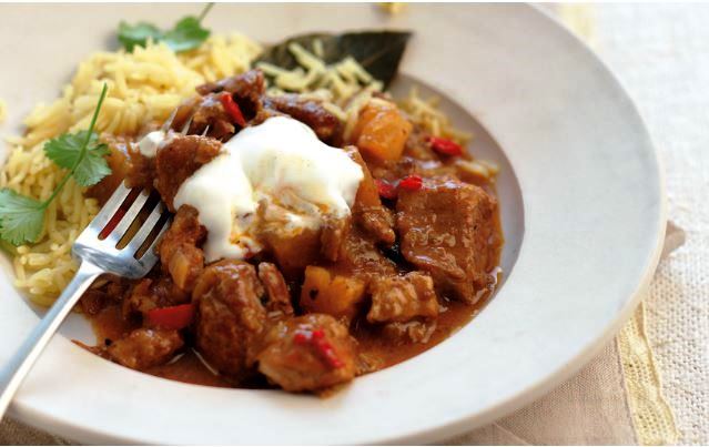 κοκκινιστό χοιρινό με ρύζι κοκκινιστό χοιρινό με ρύζι