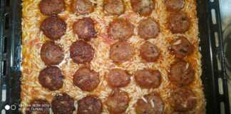 Κριθαράκι με κεφταδάκια στο Φούρνο