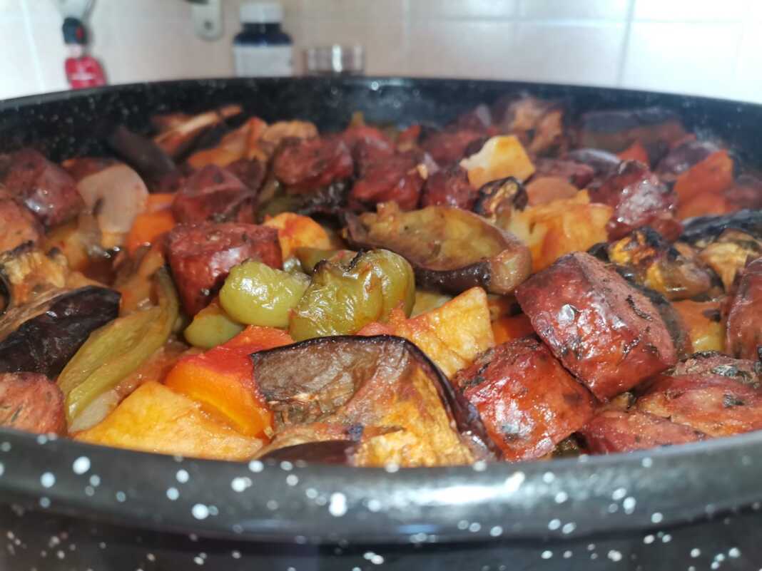 mpriamLoukanika μπριαμ με λουκάνικα