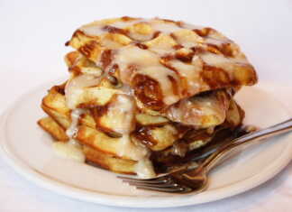 Βάφλες με κανέλα και τυρί κρέμα