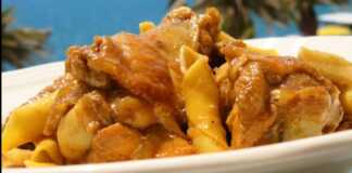 Κοτόπουλο με μακαρόνια σε βελούδινη σάλτσα