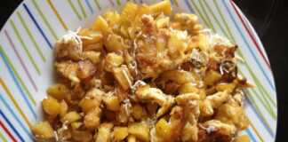 Ομελέτα με τηγανιτές πατάτες και κολοκυθάκια Ομελέτα με τηγανι΄τες πατατες και κολοκυθάκια