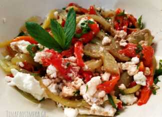 Σαλάτα με ψητές πιπεριές και φέτα