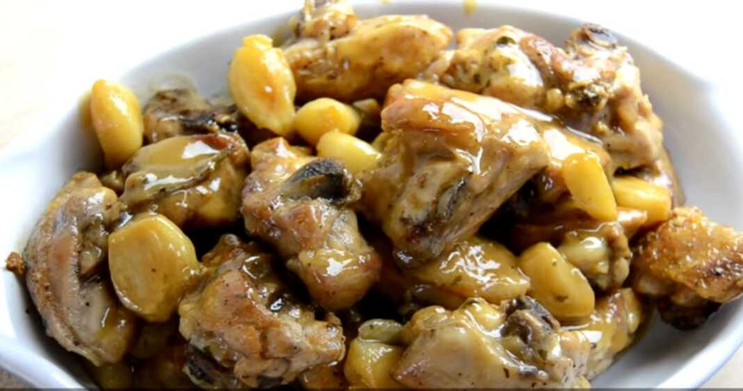 Σκορδατο κοτόπουλο στο τηγάνι σκορδάτο κοτόπουλο στο τηγάνι