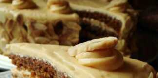 Κέικ με κρέμα καραμέλας Κέικ με κρέμα καραμέλας