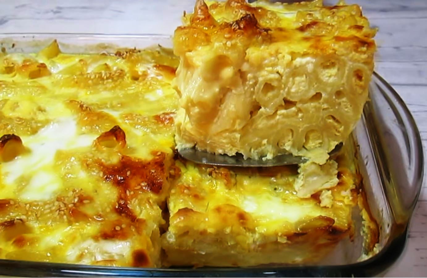 Μακαρονόπιτα χωρίς φύλλο με φέτα