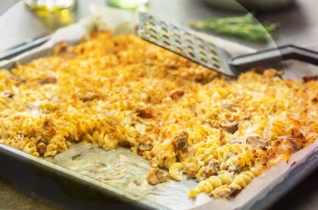 Ζυμαρικά σο Φουρνο με μανιτάρια και μπεσαμελ Ζυμαρικά σο Φουρνο με μανιτάρια και μπεσαμελ