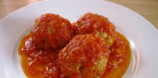 Κεφτεδάκια με σάλτσα