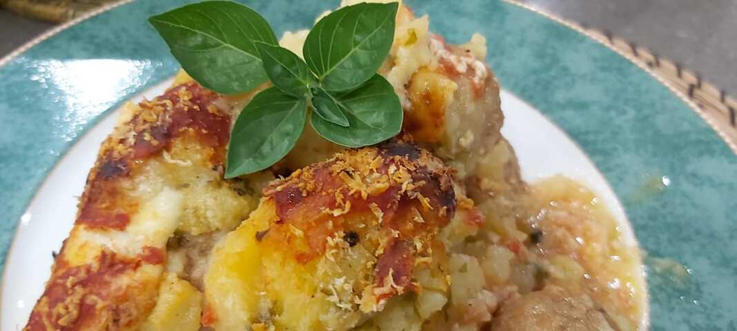 Κεφτεδάκια μοσχαρίσια και πατάτας στο φούρνο