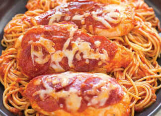 Κοτόπουλο με μακαρόνια και ντομάτα