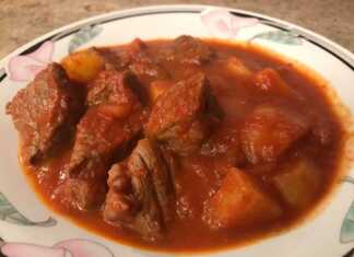 Μοσχάρι κατσαρόλας κοκκινιστό με πατάτες και μανιτάρια