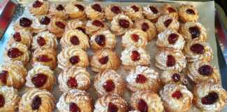 Μπισκοτάκια με μαρμελάδα